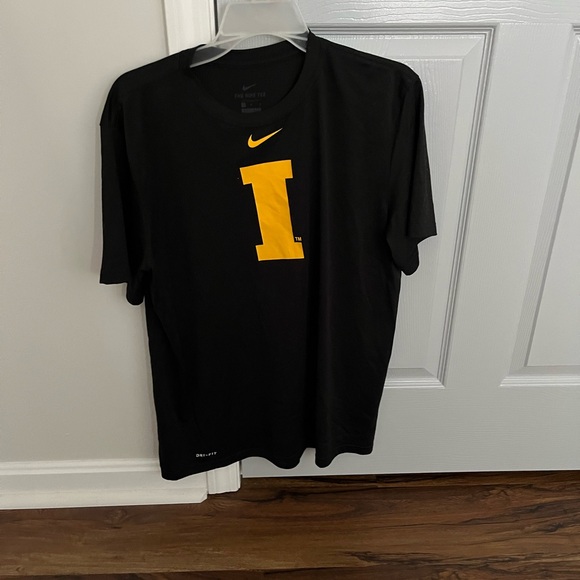 Iowa Hawkeye T-shirt - Picture 1 of 1
